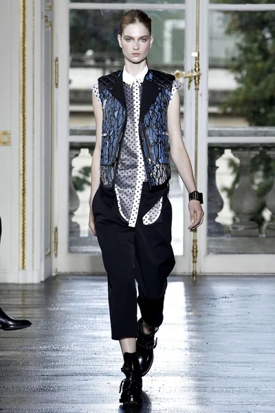 Look 17